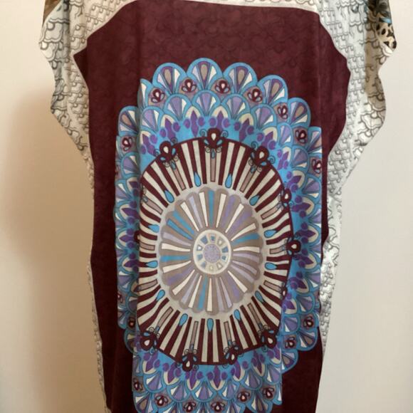 Isle Apparel Shift Dress Tunic Medallion Mandala Slinky Stretchy Made in Turkey - Picture 4 of 12